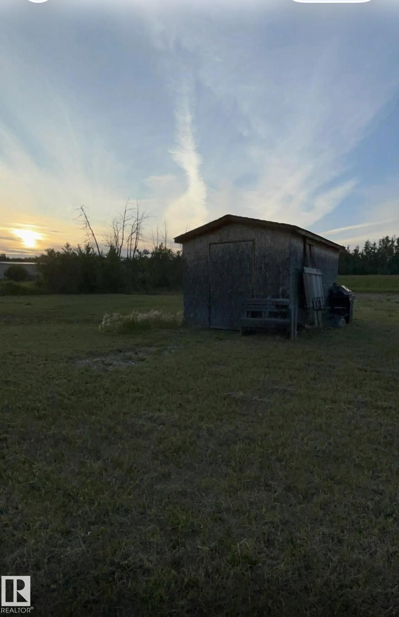 Property Photo:  5110 50A Avenue  AB T0E 2M0 