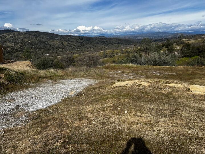 Property Photo: 1572 Lilley Mountain Drive CA 93614