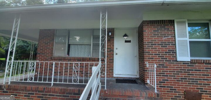 Property Photo:  844 Oak Street NW  GA 30318 
