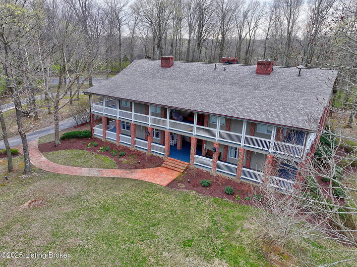 Property Photo:  4226 Dolphin Rd  KY 40220 