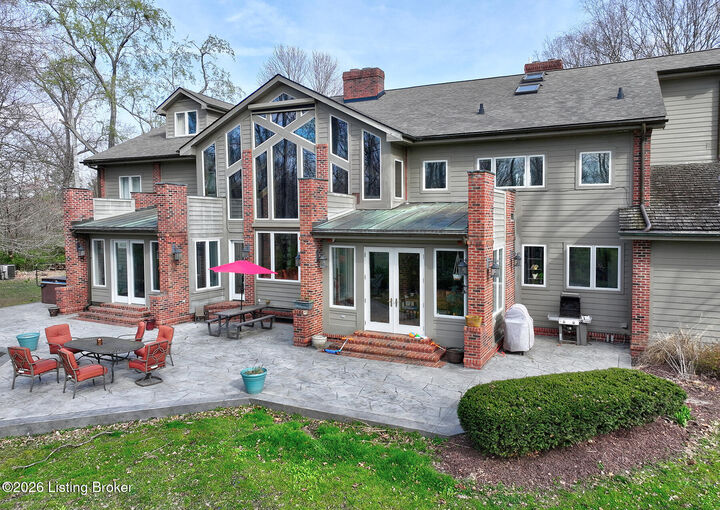 Property Photo:  4226 Dolphin Rd  KY 40220 