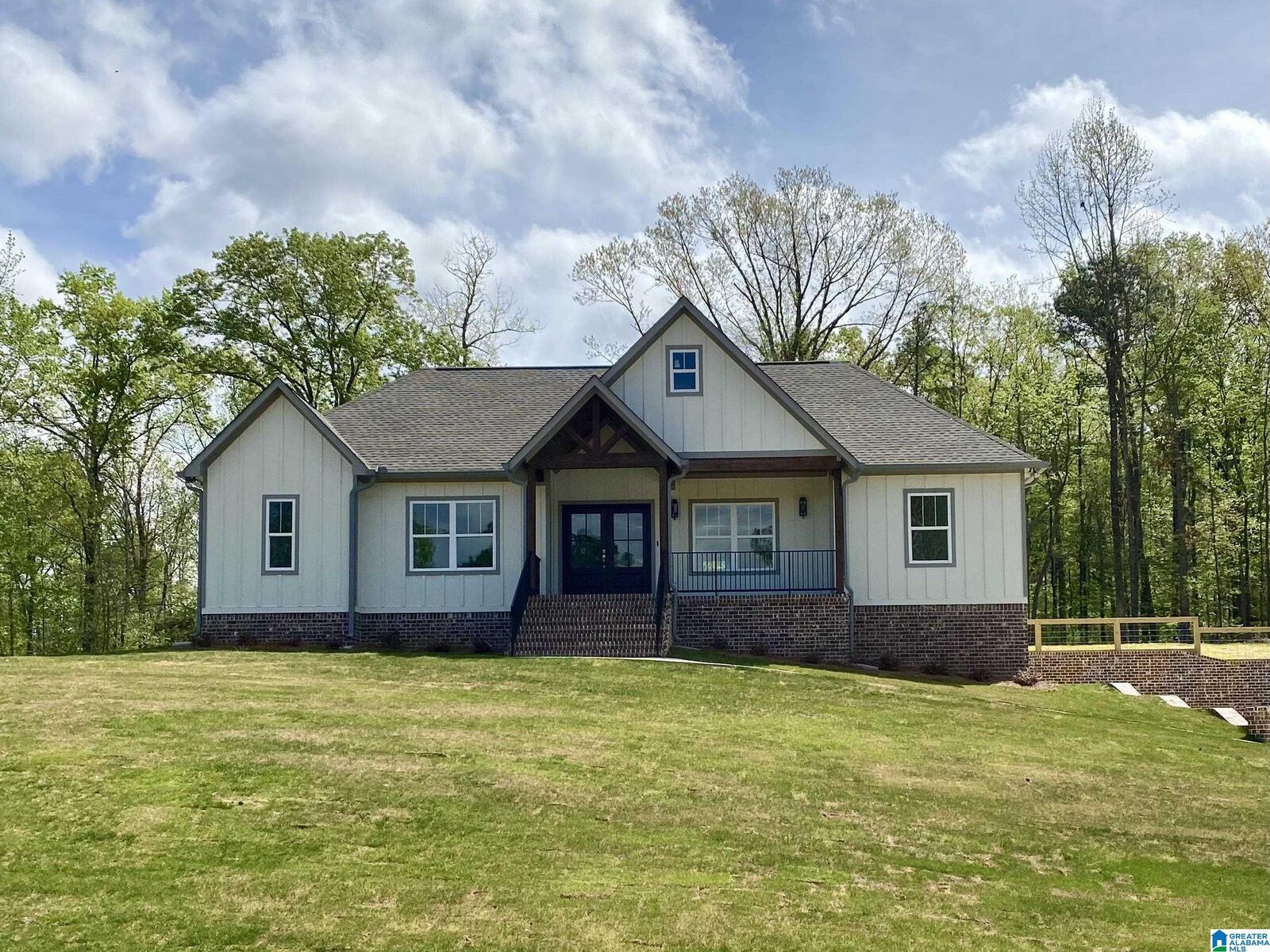 Property Photo:  1065 Oak Valley Drive  AL 35094 