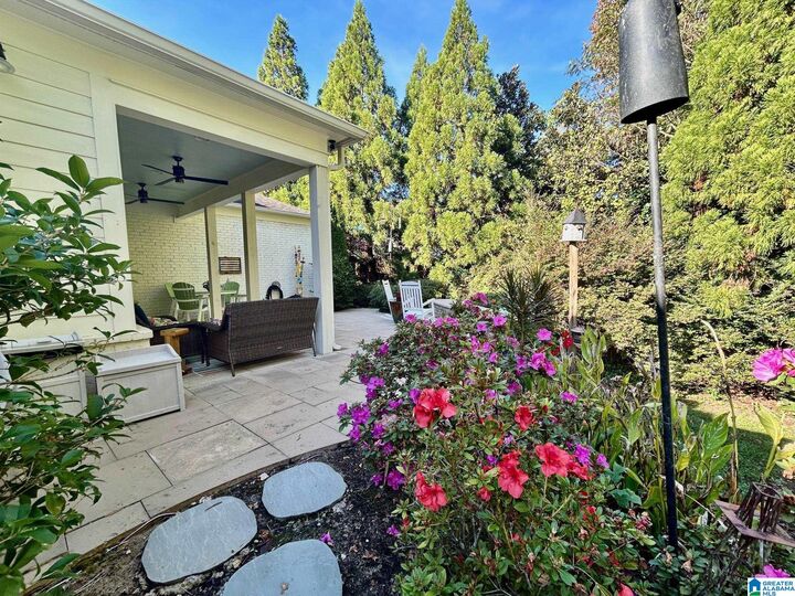 Property Photo: 3762 Village Lane AL 35223