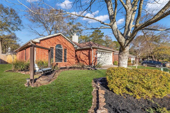 Property Photo:  242 Sunset Path N  TX 77316 