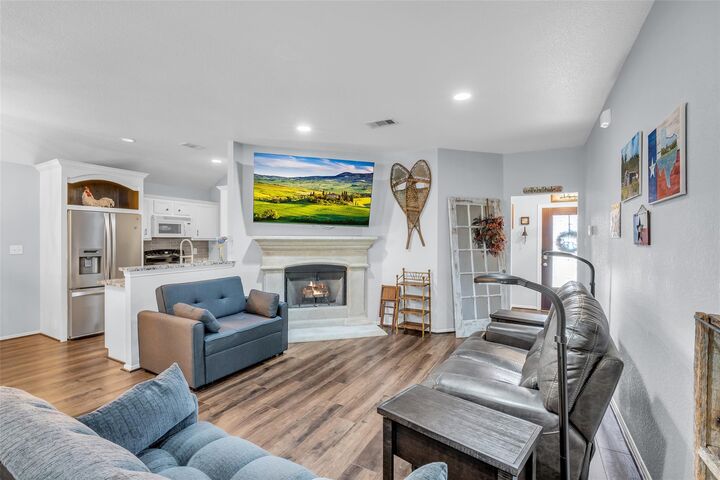 Property Photo: 242 Sunset Path N TX 77316