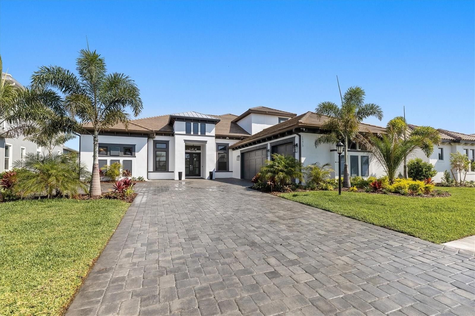 Property Photo:  15013 Montello Way  FL 34211 