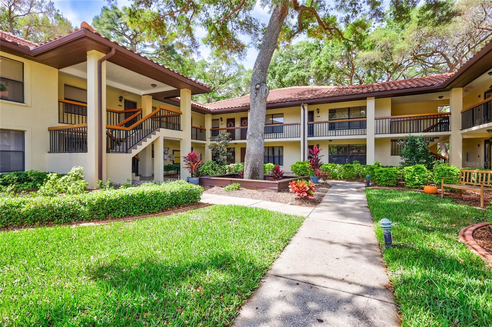 Property Photo: 110 Hammock Pine Boulevard FL 33761