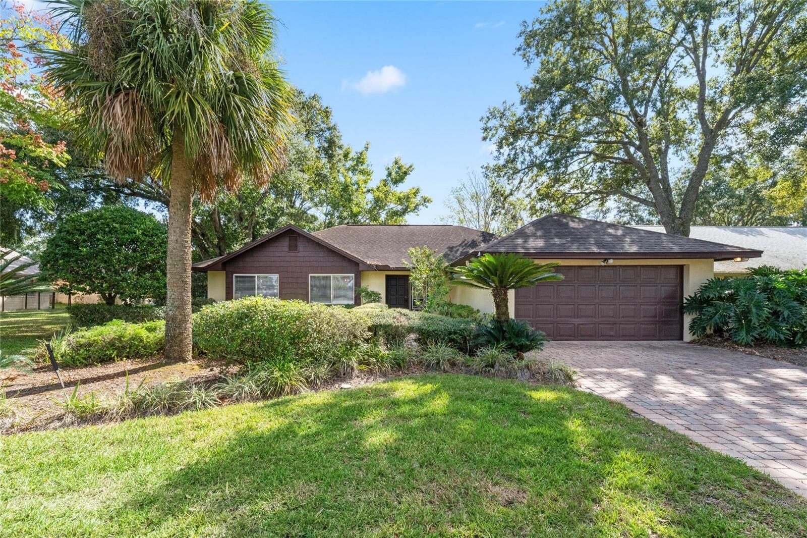 Property Photo:  385 N Crossbeam Drive  FL 32707 