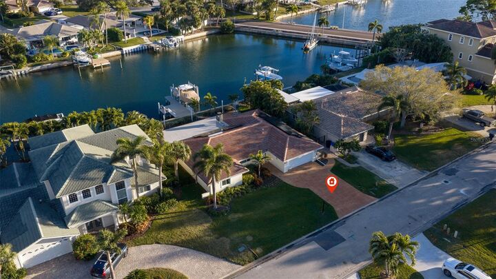 Property Photo: 2024 Massachusetts Avenue NE FL 33703