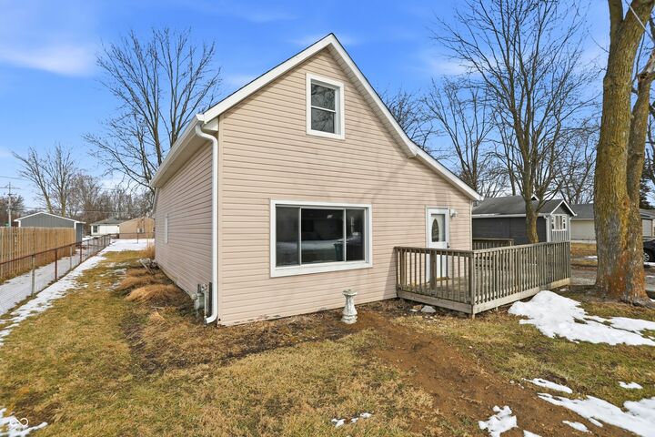 Property Photo:  1008 E 7th Street  IN 46140 