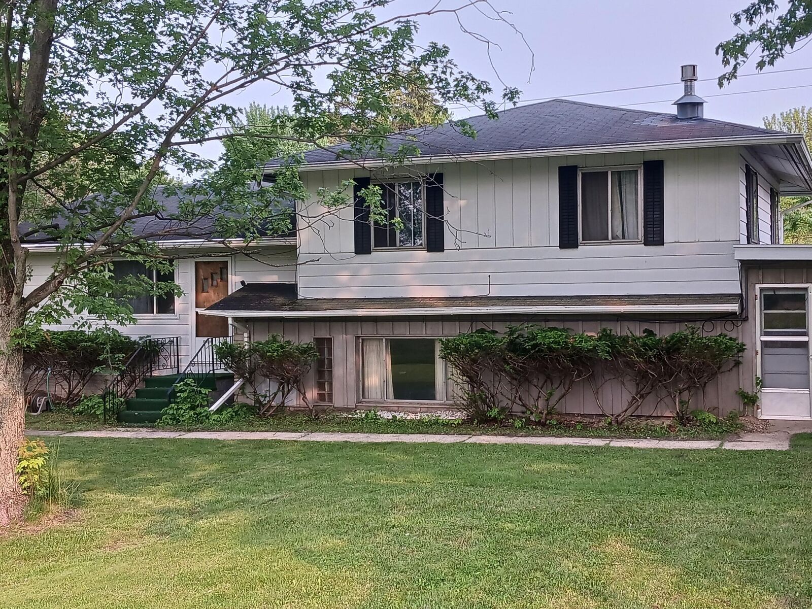 Property Photo: 4376 E Snow Road MI 49103