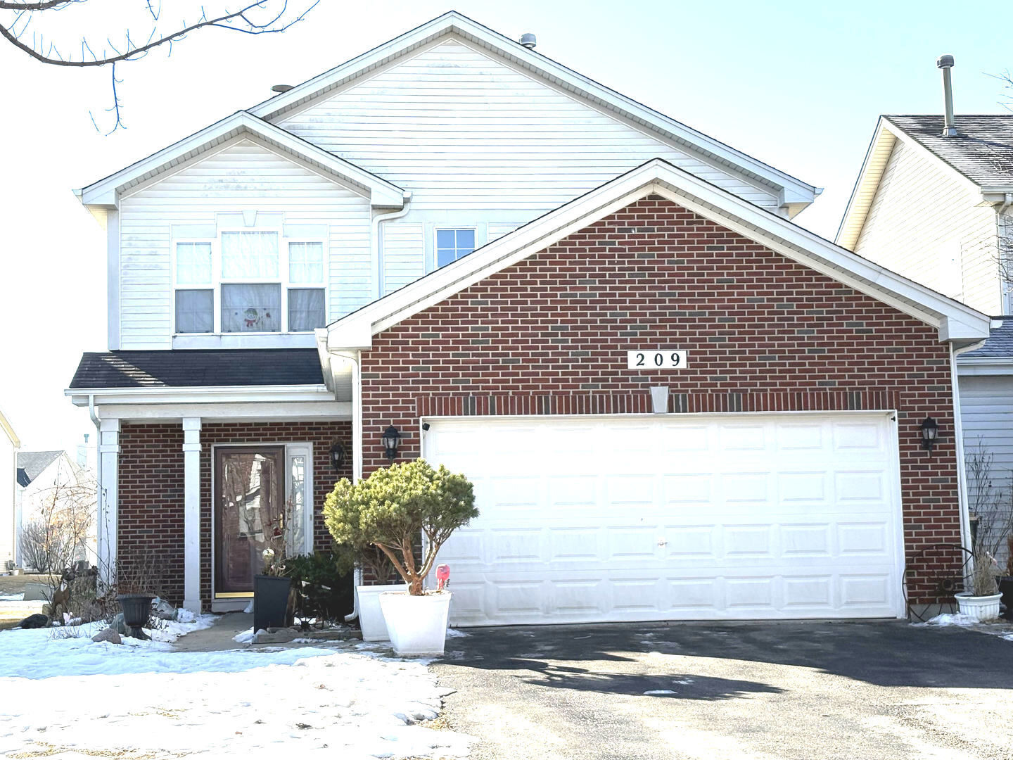 Property Photo:  209 W Norwell Lane  IL 60073 