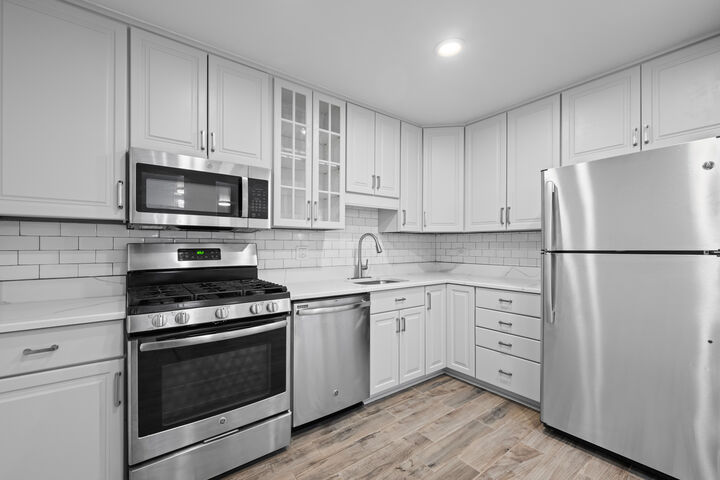 Property Photo: 525 S Cleveland Avenue 104 IL 60005