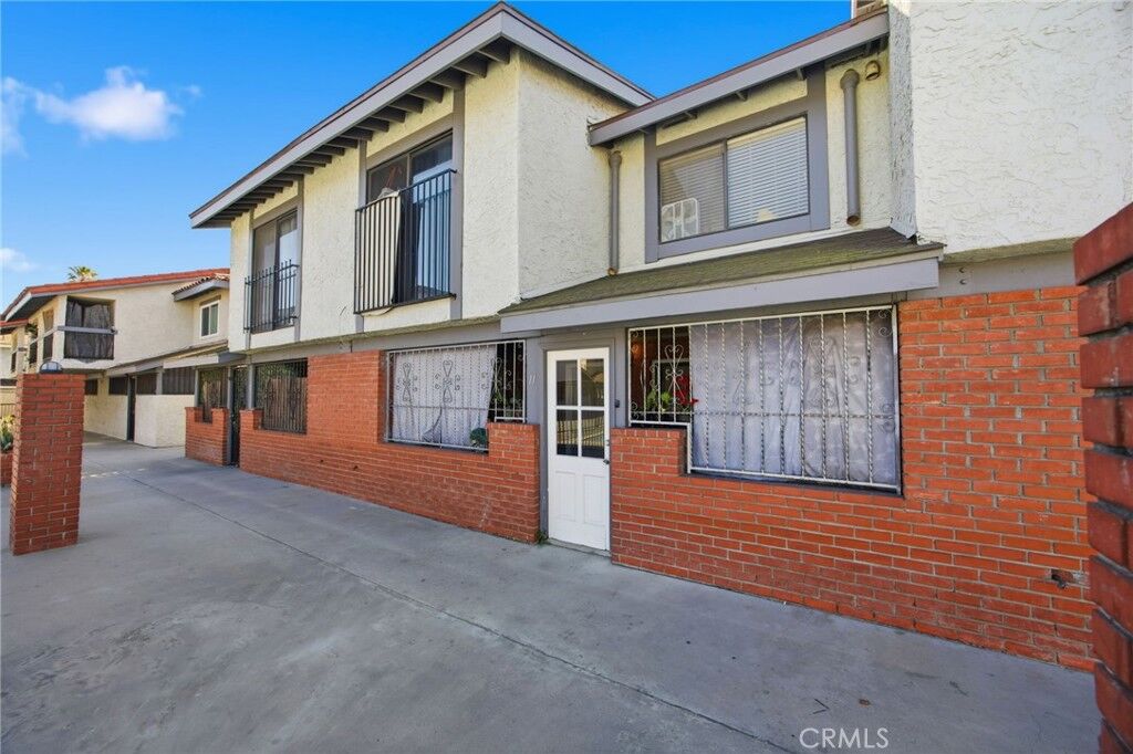 Property Photo:  1239 W Rosecrans 11  CA 90247 