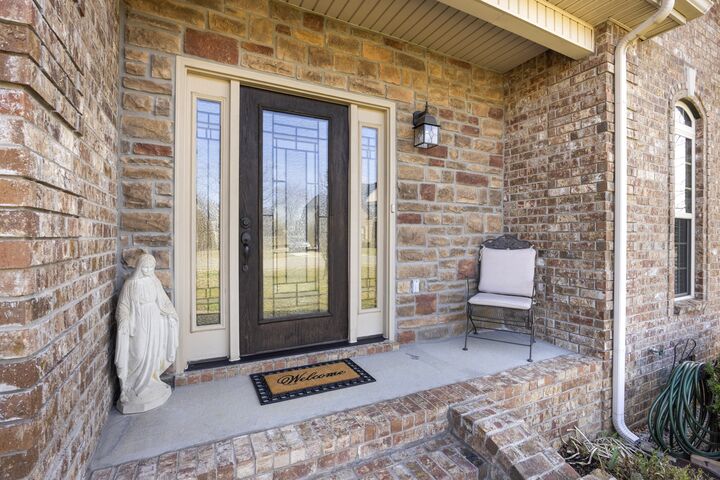 Property Photo:  528 Piccadilly Dr  TN 37128 