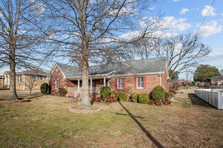 Property Photo:  659 Davis Dr  TN 37066 