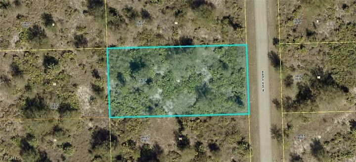 Property Photo: 903 Maple Avenue N FL 33972