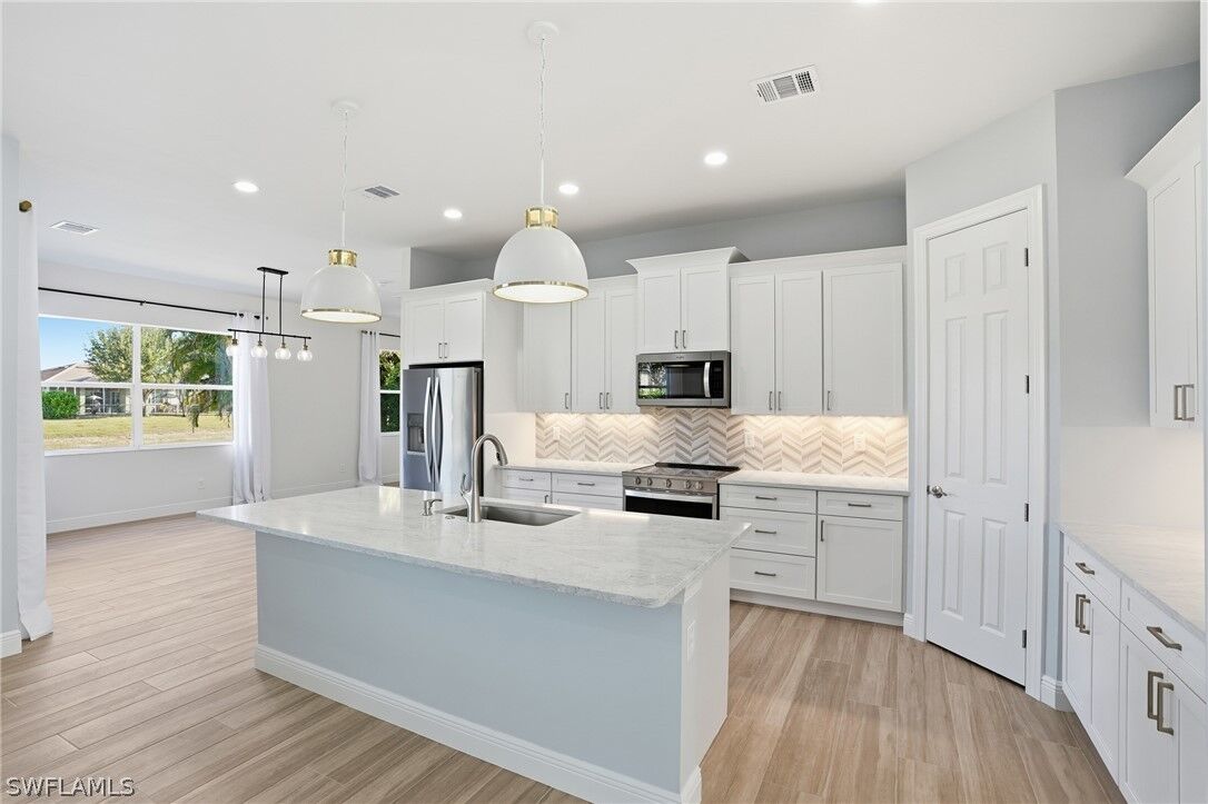 Property Photo: 3479 Ocean Bluff Court FL 34120