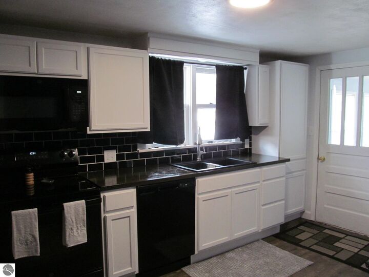 Property Photo:  536 Aldrich Street  MI 49601 