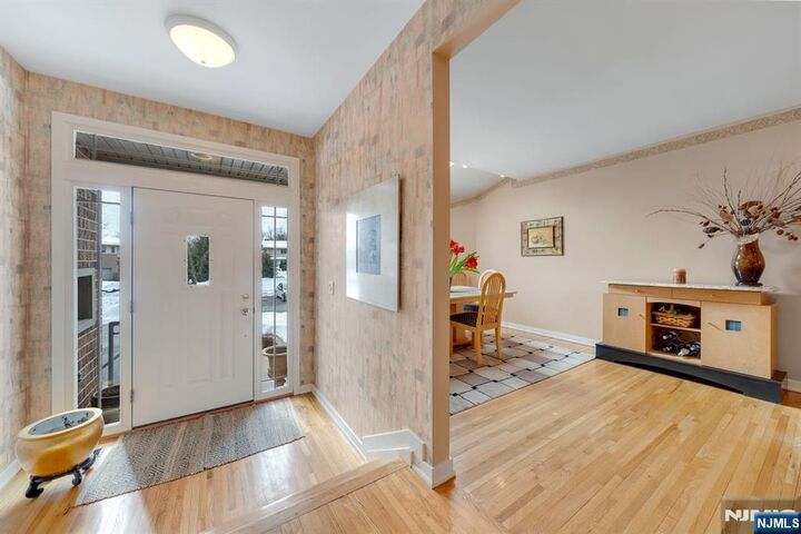 Property Photo:  19 Fox Run Road  NJ 07401 