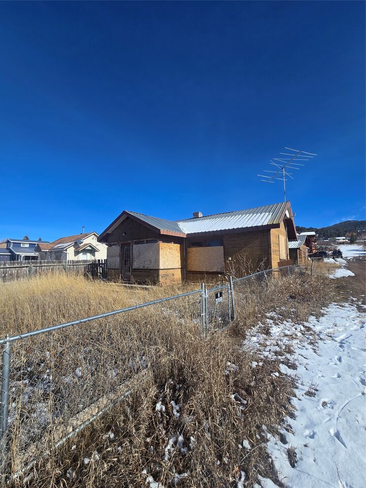 Property Photo:  610 S Sansome Street  MT 59858 