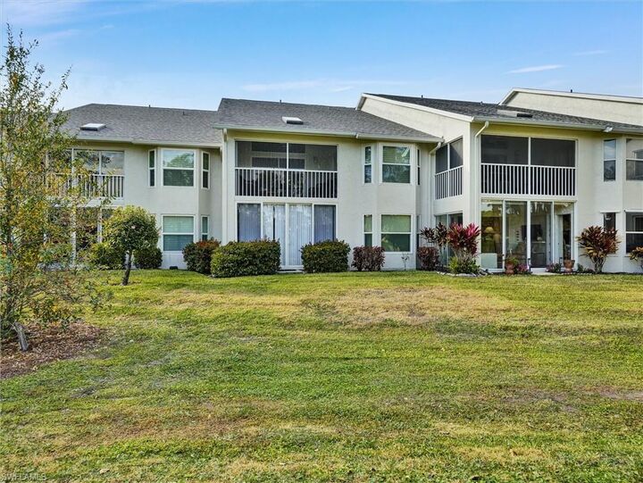 Property Photo: 458 Country Hollow Ct H102 FL 34104