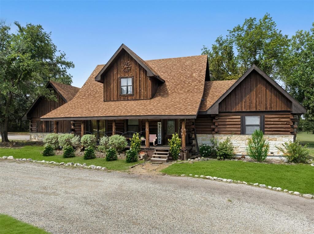 Property Photo:  10233 County Road 603  TX 76028 