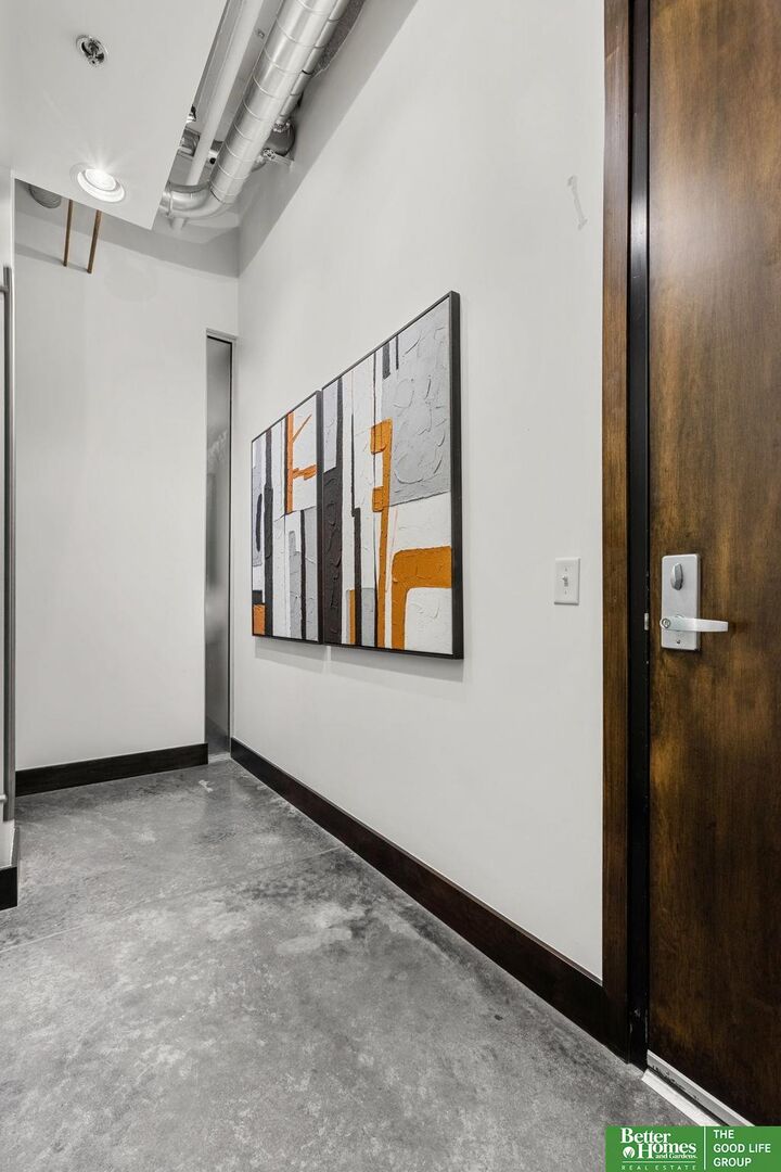 Property Photo:  1502 Jones Street 303  NE 68102 