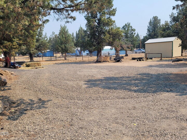 Property Photo: 3913 SE Umatilla Loop OR 97754