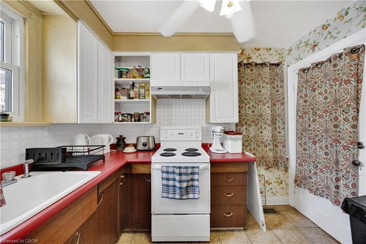 Property Photo: 21 Hardy Avenue ON N4G 3W9