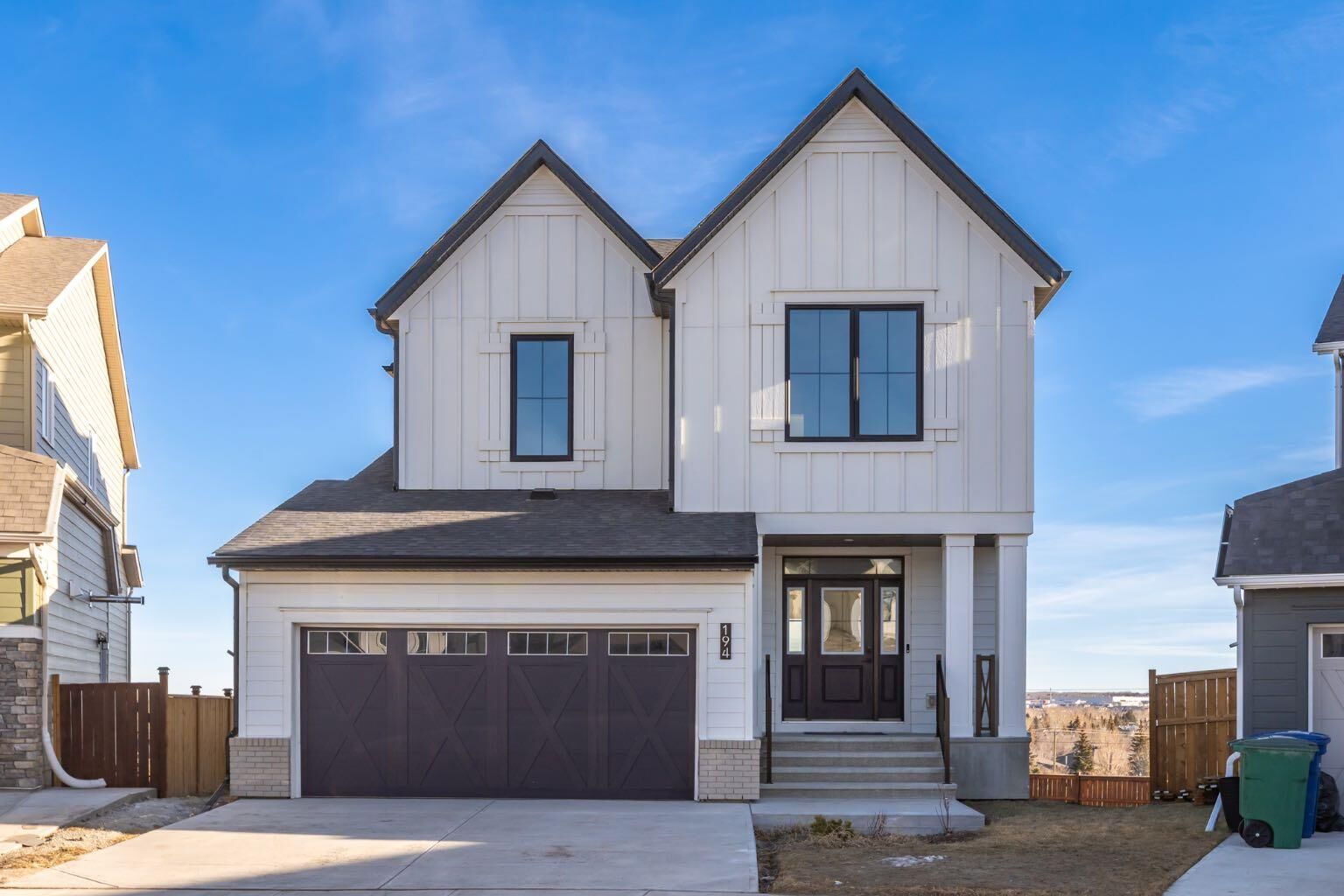 Photo de la propriété:  194 Baneberry Way SW  AB T4B 5M2 