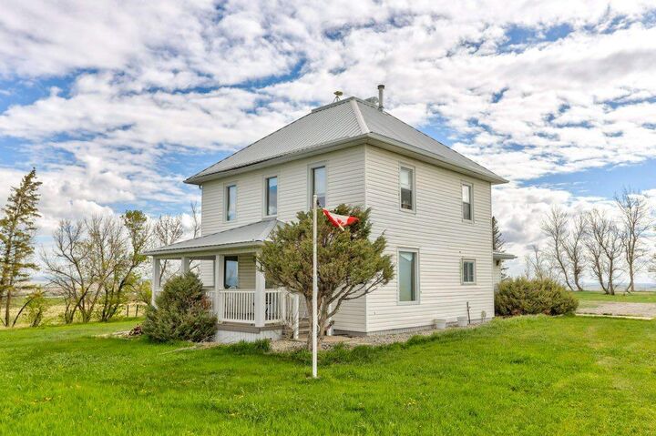 Property Photo: 6115 Rge Rd 30-2 AB T0K 1W0
