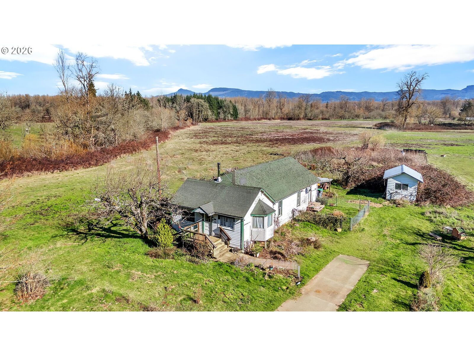 Property Photo:  1125 E Beacon Dr  OR 97404 