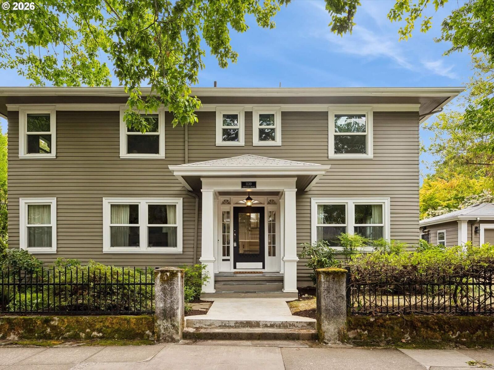 Property Photo:  1130 NE Brazee St  OR 97212 