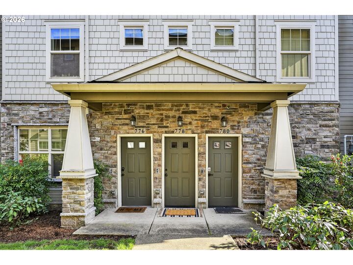 Property Photo: 778 NE Adwick Dr OR 97006