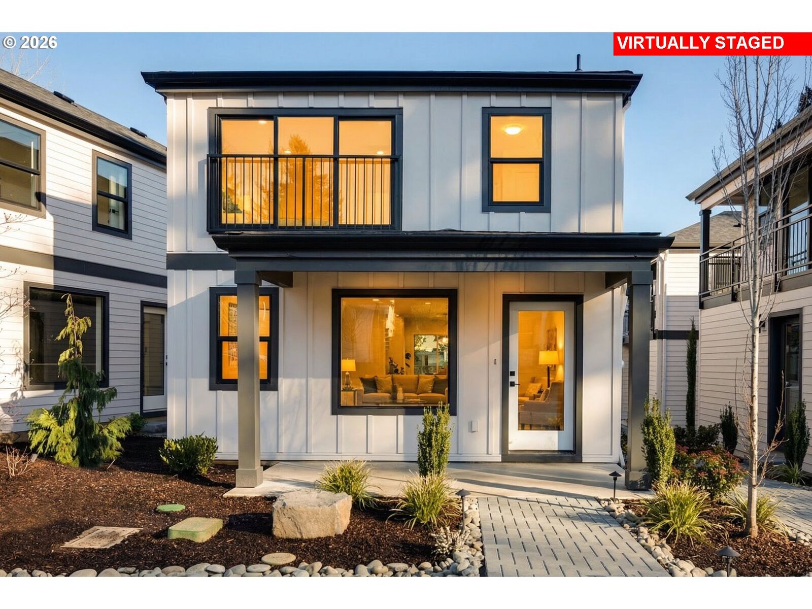 Property Photo:  805 3rd St  OR 97034 