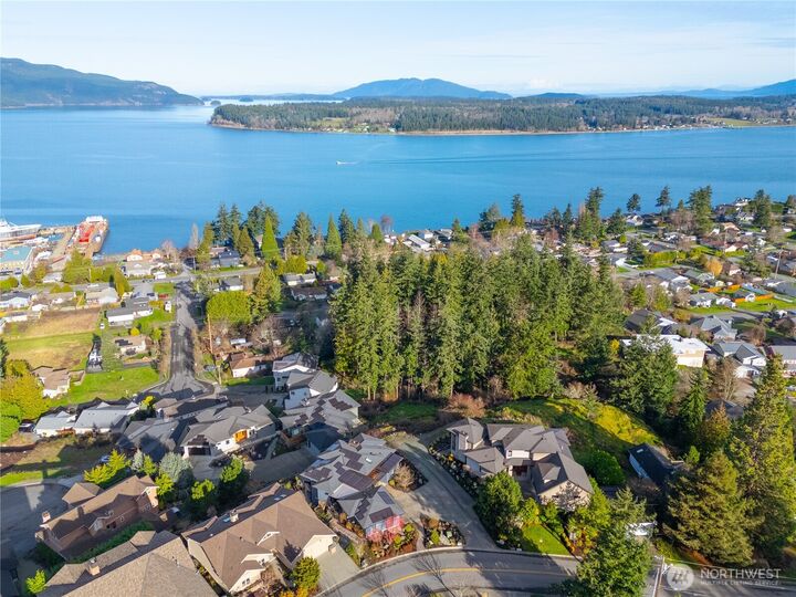 Property Photo:  2712  17th Street  WA 98221 