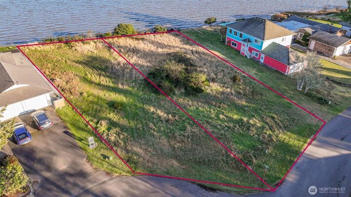 Property Photo: 518 Chinook Avenue SE WA 98569