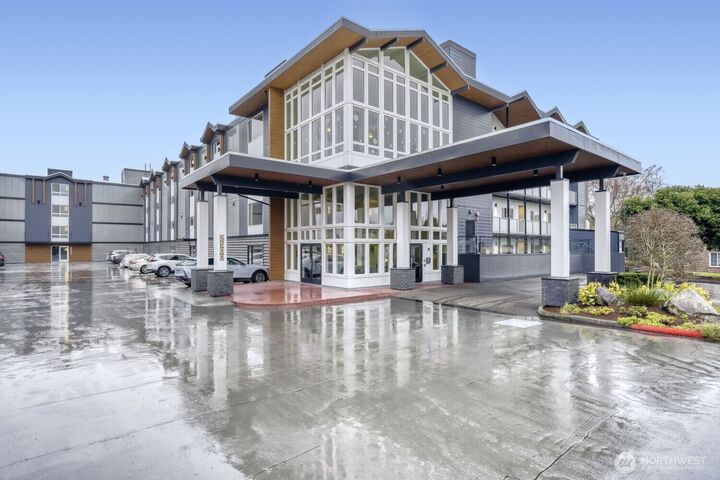 Property Photo:  2501  Canterbury Lane E 215  WA 98112 