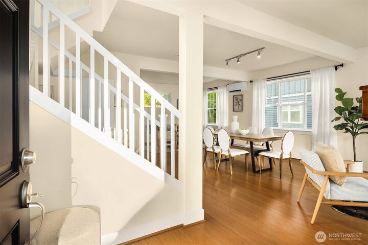 Property Photo:  1748  25th Walk  NE  WA 98029 