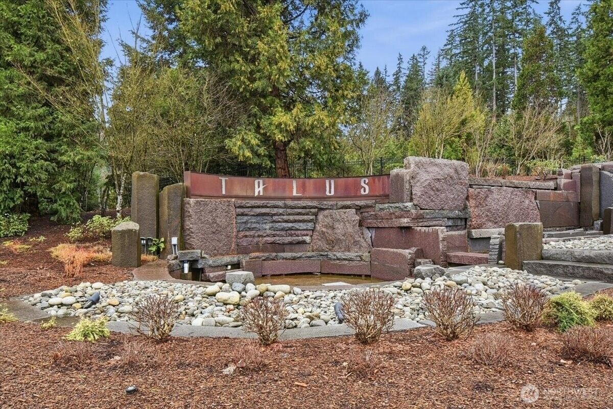 Property Photo:  63  Cougar Ridge Road NW 2102  WA 98027 