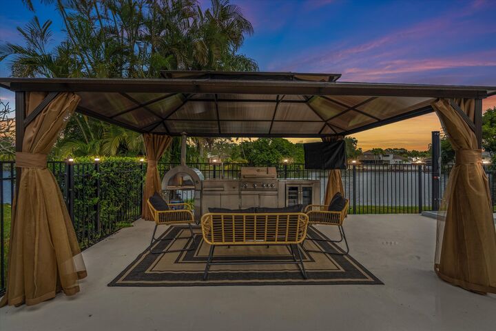 Property Photo:  12725 Kingsway Road  FL 33414 