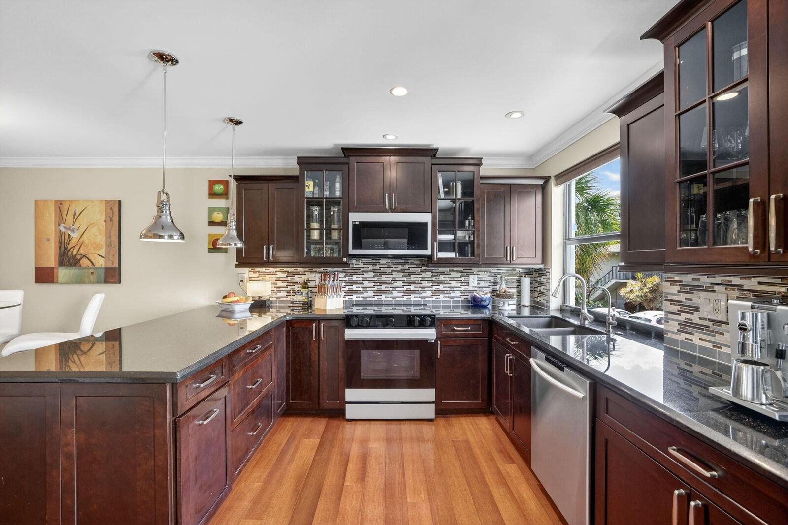 Property Photo:  3000 NE 8th Terrace B4  FL 33334 