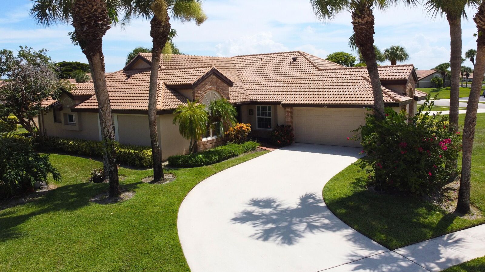 Property Photo:  7206 Le Chalet Boulevard  FL 33472 