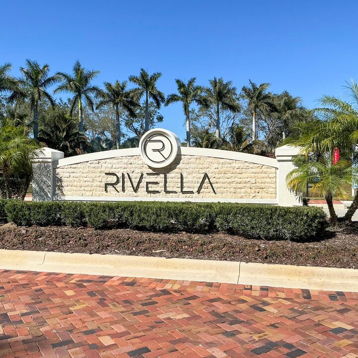 Property Photo: 168 SE Strada Cervaro FL 34952