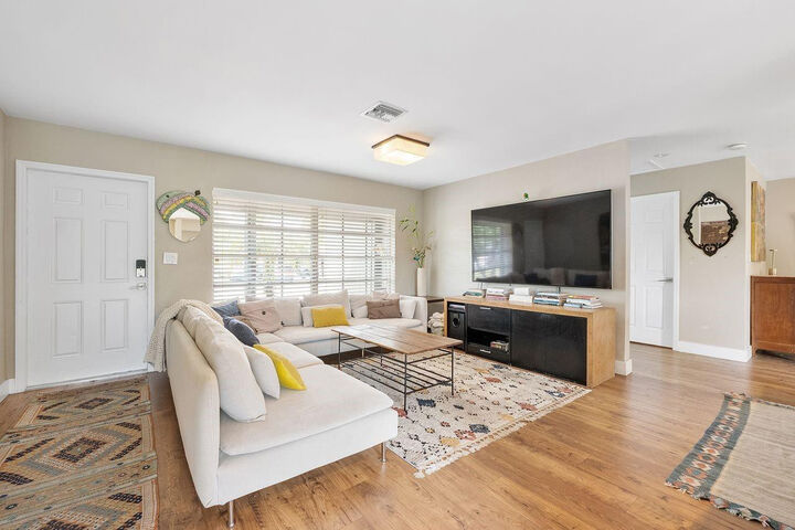 Property Photo: 1530 NE 53rd Street FL 33334