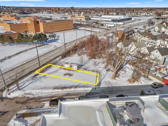 Property Photo:  8306 Conant St  MI 48211 