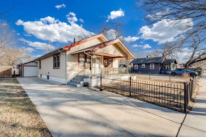 Property Photo: 1906 S Waco Ave KS 67213