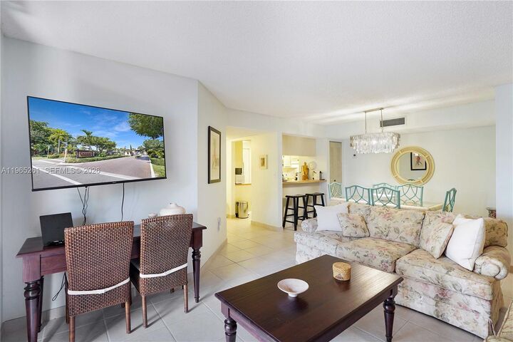 Property Photo: 927 NE 199th St 104 FL 33179