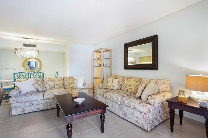 Property Photo:  927 NE 199th St 104  FL 33179 